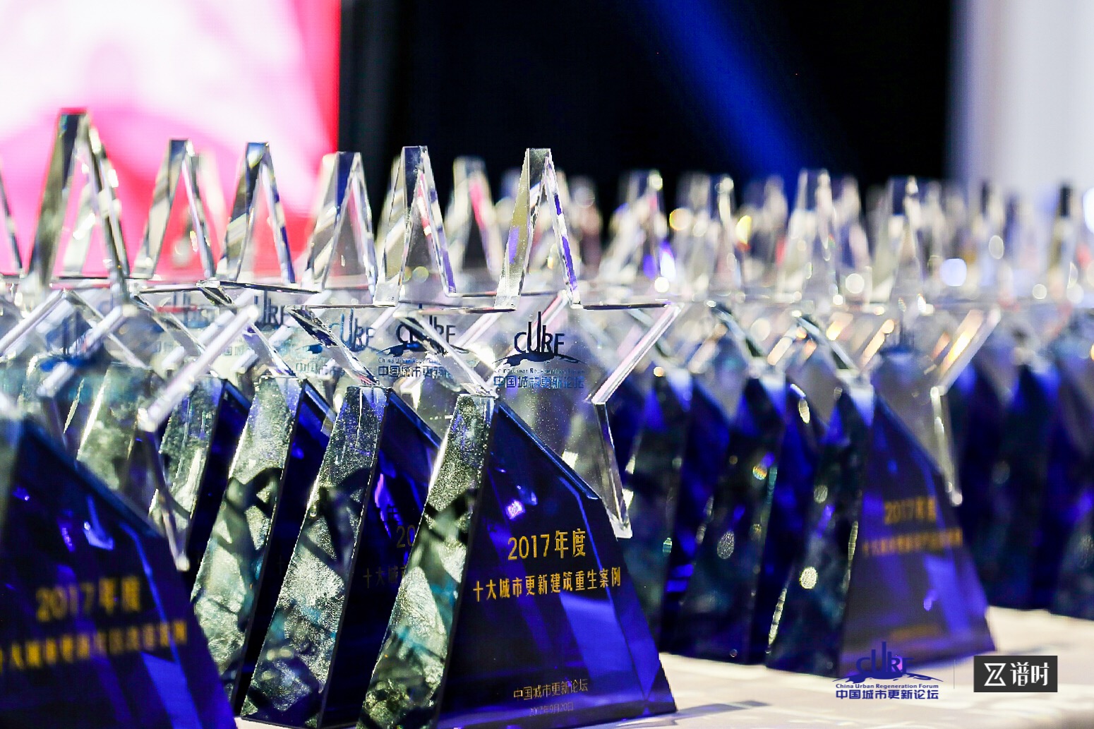 奖杯.jpg 奖杯.jpg